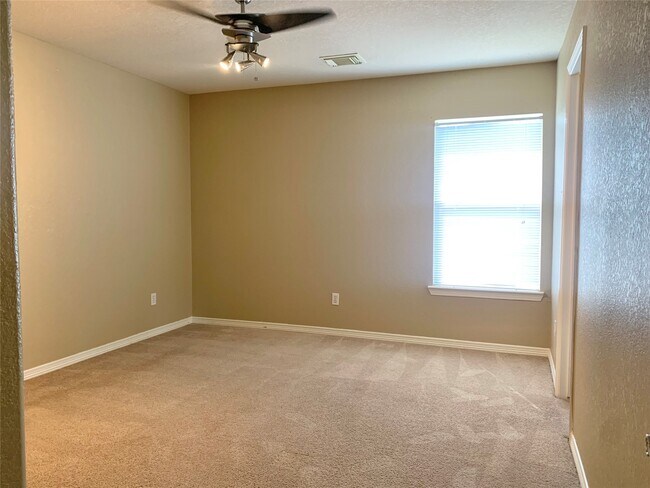 Foto del edificio - 926 Andover Glen Dr