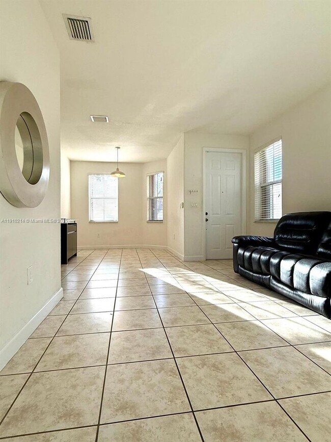 Building Photo - 8675 NW 109th Ct