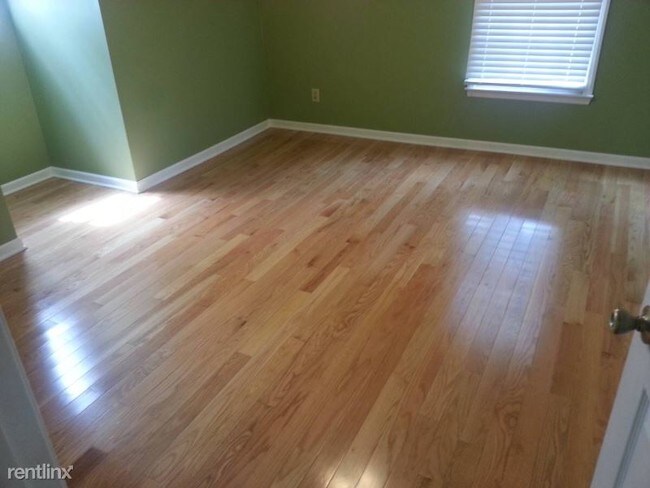 Building Photo - 3 br, 2 bath Townhome - 128 Wythe Circle