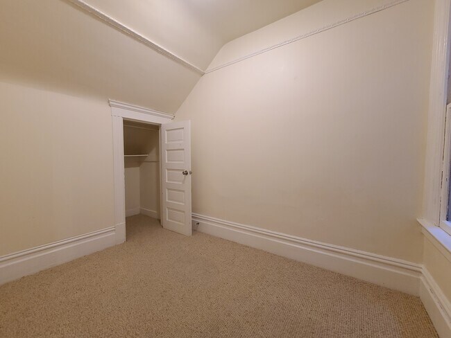 Foto del edificio - 770 7th Ave