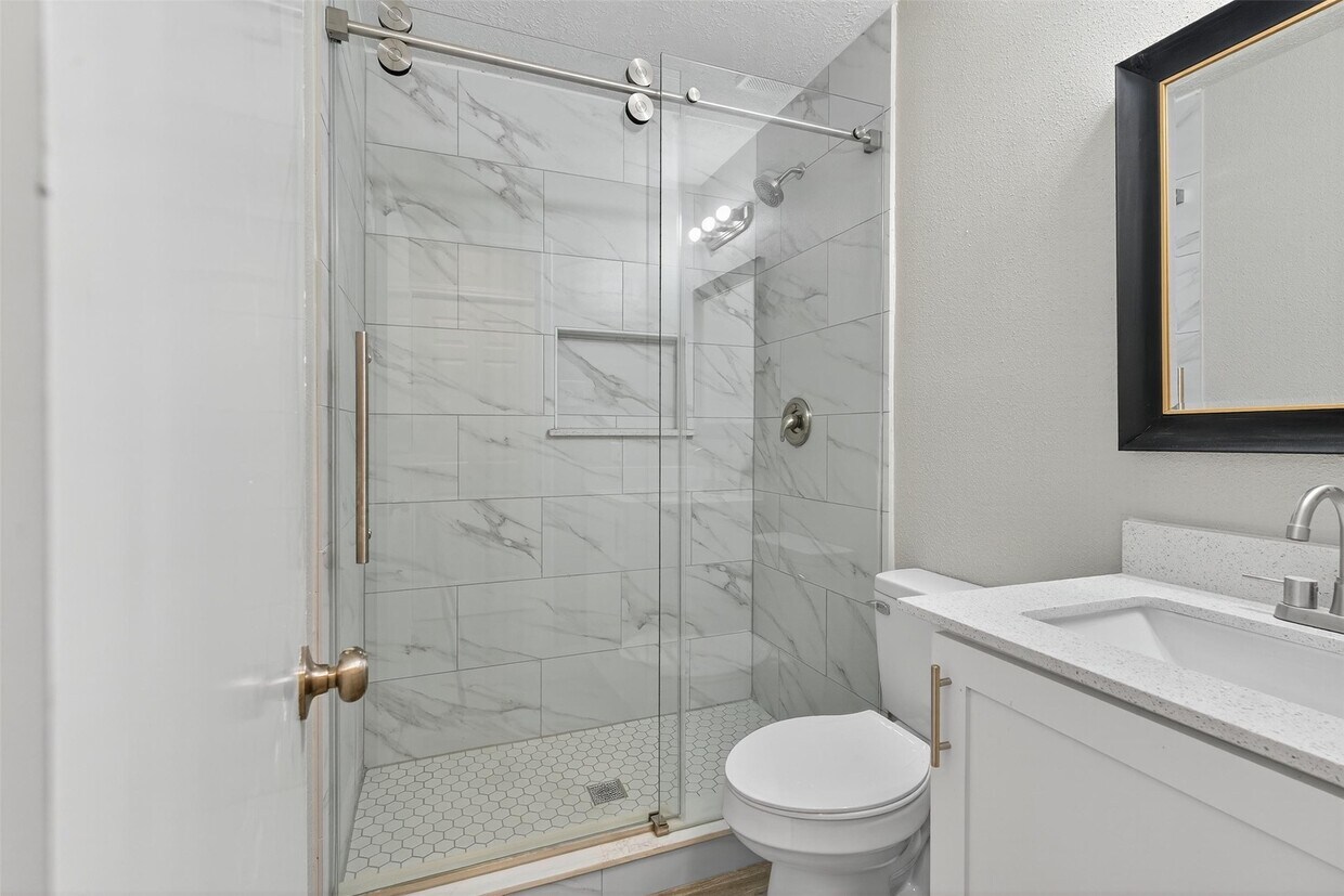 Foto del edificio - 11046 Rainbow Glen Dr