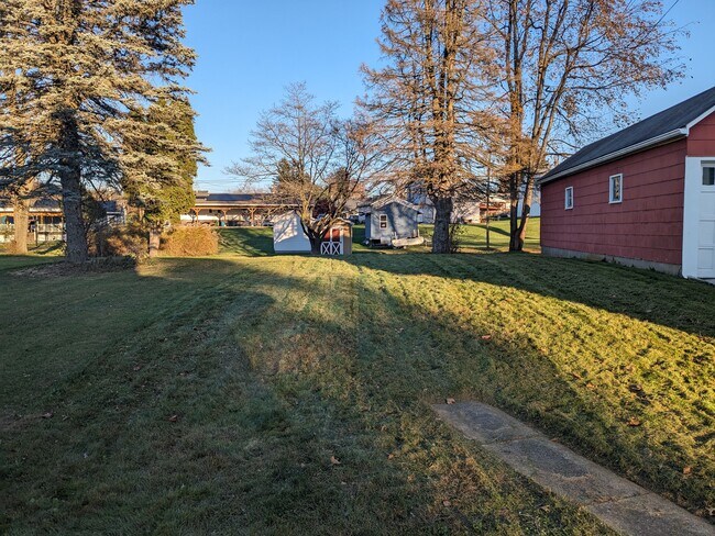 Large private backyard. - 1873 S Front St