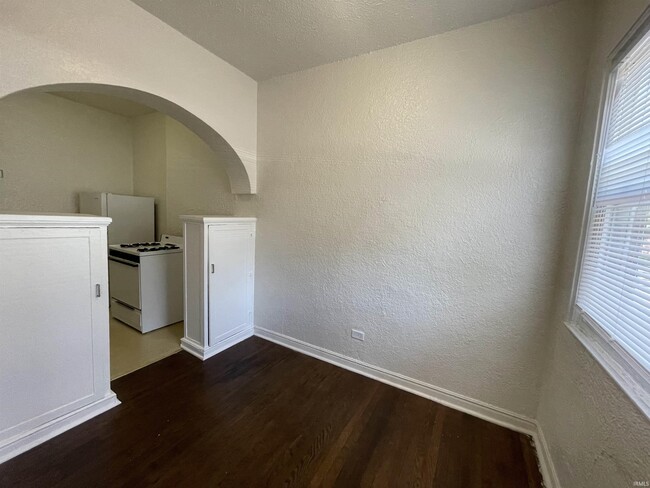 Foto del edificio - 1231-1235 W Walnut St