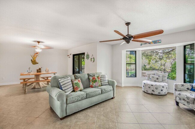 Foto del edificio - 11316 W Bayshore Dr
