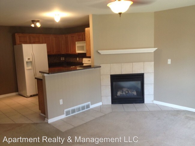 Building Photo - 43109 Burlington Dr