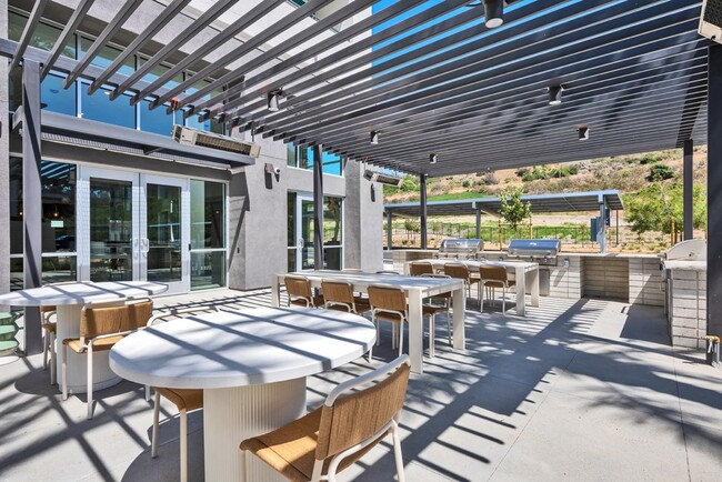 Building Photo - Ocean Creek