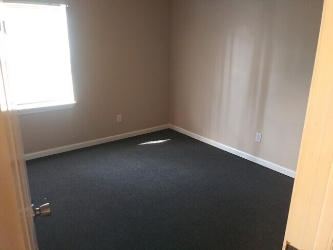 Bedroom - 5280 Broken Oak Dr