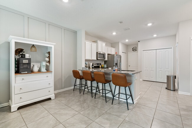 Building Photo - 425 Talulla Trl