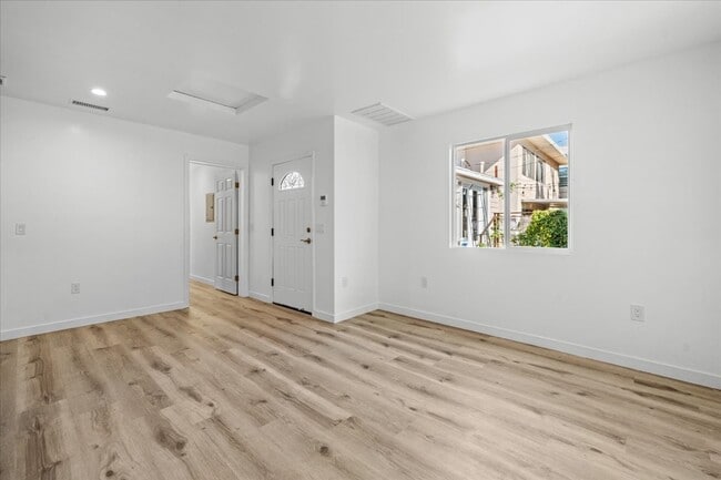 Building Photo - 4037 Madison Ave