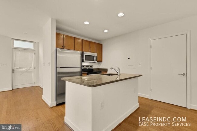 Building Photo - 150 V St NW