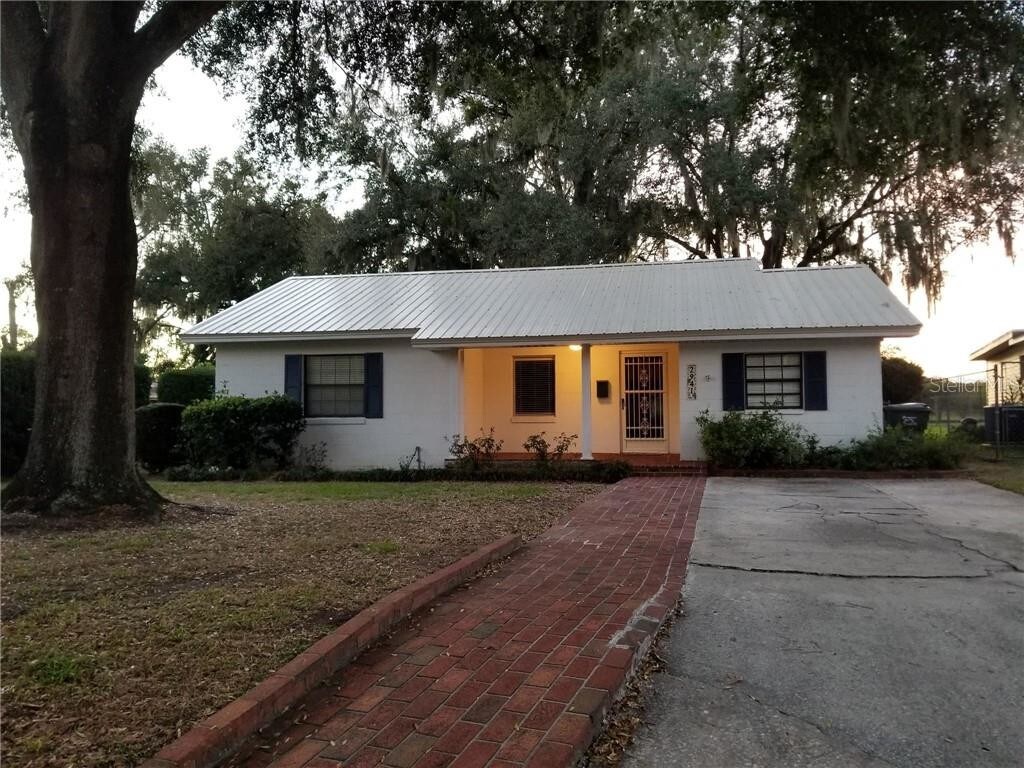Primary Photo - 2941 Oxford Ave