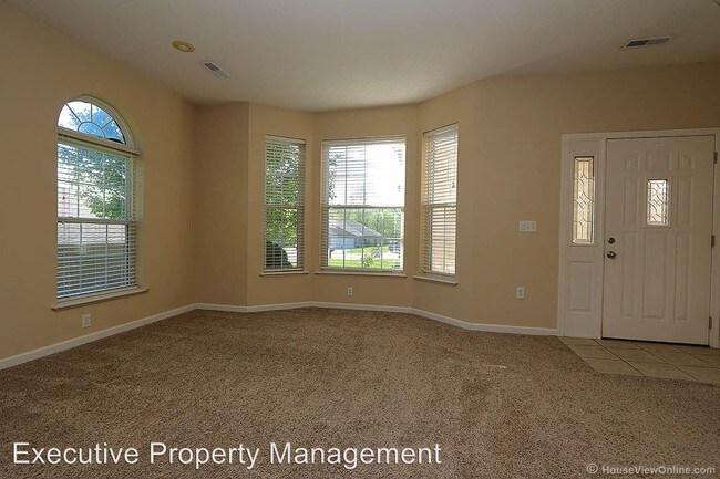 Foto del edificio - 4654 Greenwood Cir