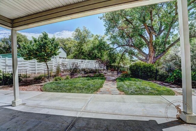 Building Photo - 536 Park Ridge Ct