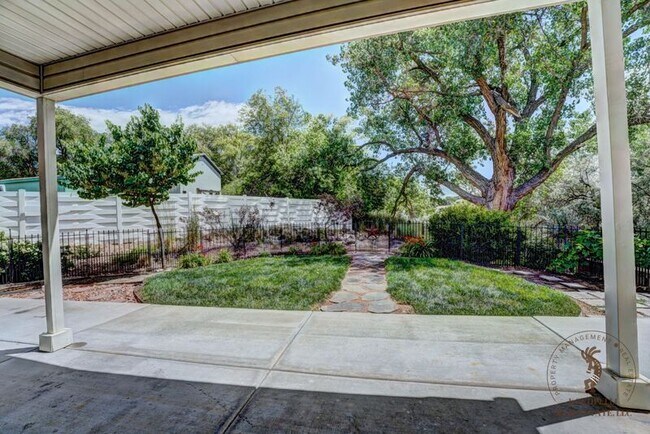 Foto del edificio - 536 Park Ridge Ct