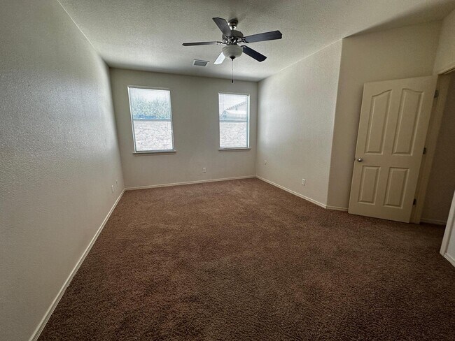 Foto del edificio - 5017 Lone Cactus Ct