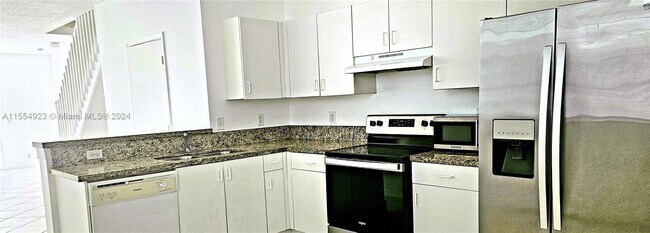 Building Photo - 3619 San Simeon Cir