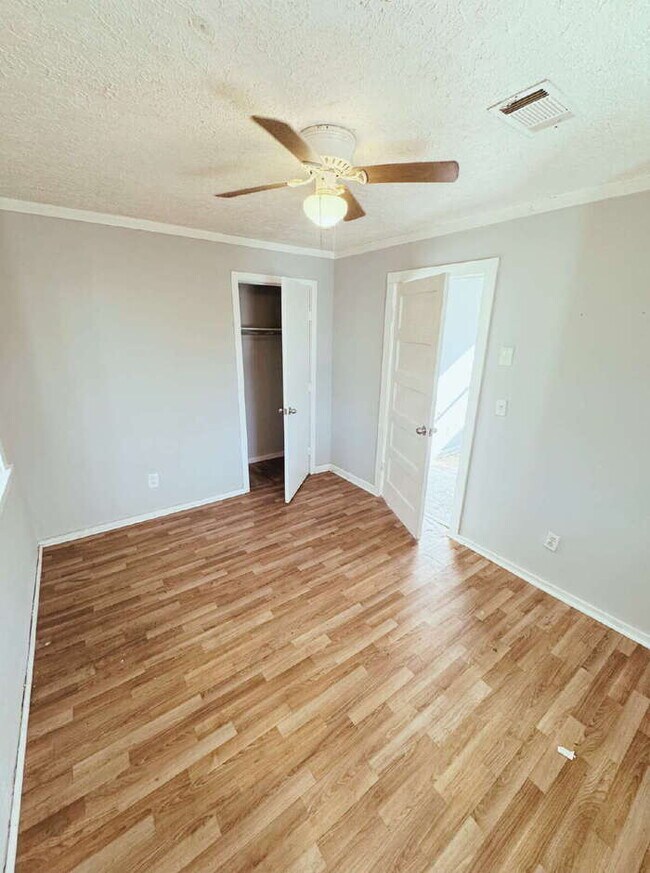 Foto del edificio - 743 Bright St