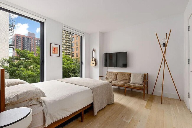 Foto del edificio - spacious one-bedroom, one-bathroom layout