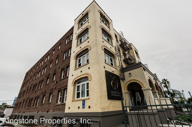 Building Photo - 910 S Grand View St