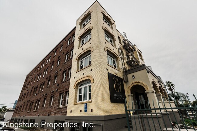 Foto del edificio - 910 S Grand View St