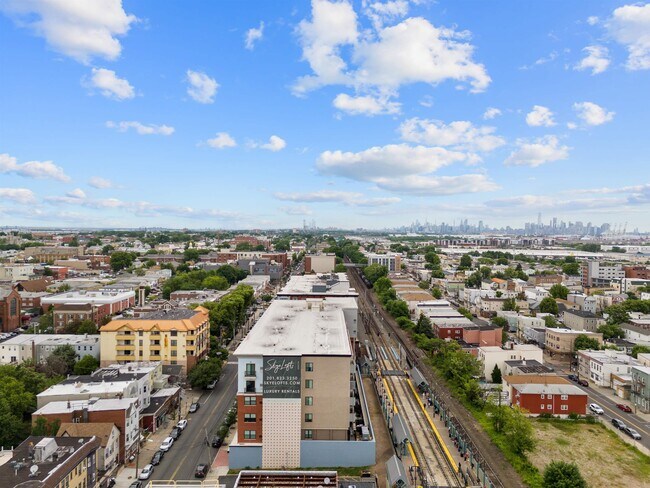 Foto del edificio - 250 Ave E