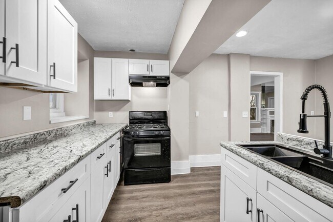 Foto del edificio - 10920 Granger Rd