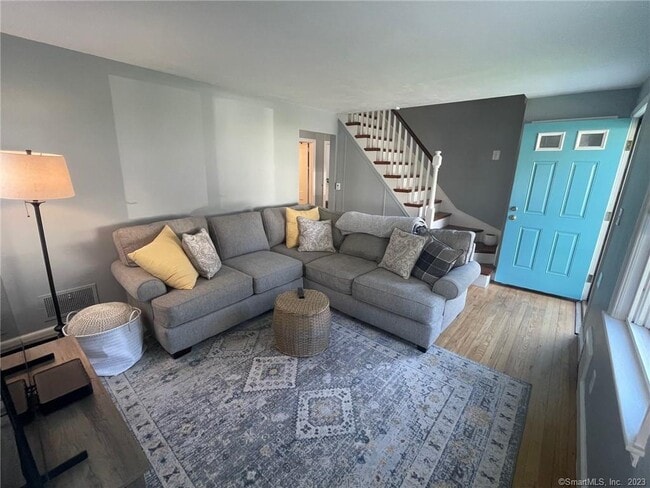 Building Photo - 208 Shennecossett Pkwy