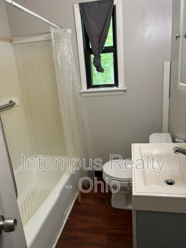 Foto del edificio - 539 Falls Ave