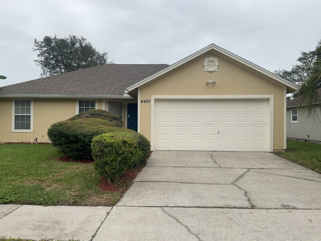 Foto principal - 4491 Cobblefield Cir W