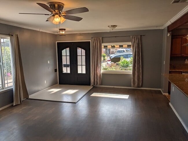 Building Photo - 4 Bedroom- 3 Bathroom Single Story Home wi...