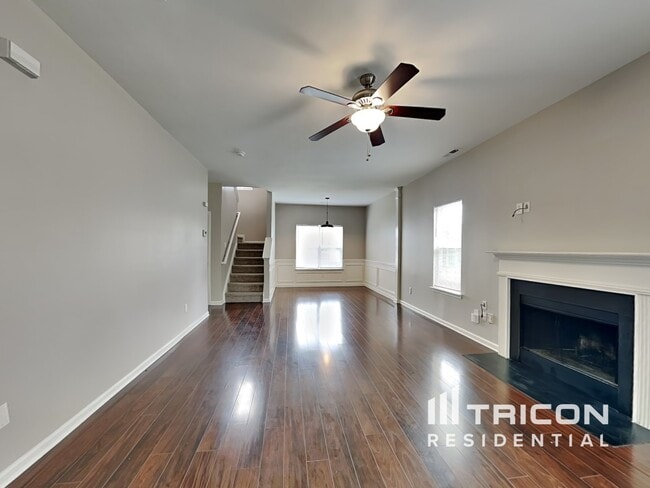 Building Photo - 526 Tansy Dr