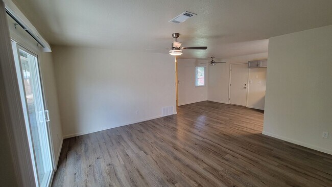 Foto del edificio - 541 Arrowhead Ct