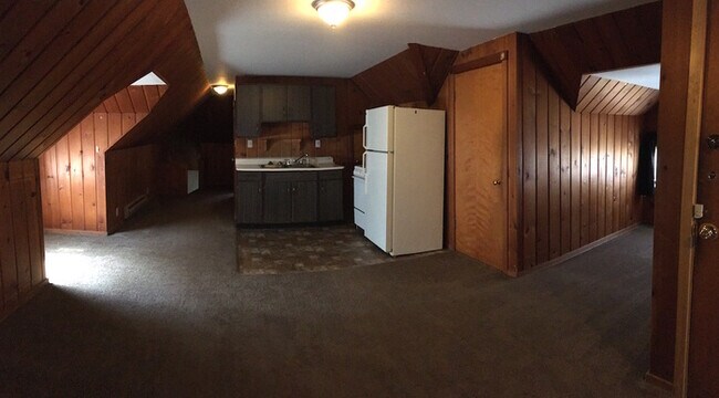 Building Photo - 522 College Ave