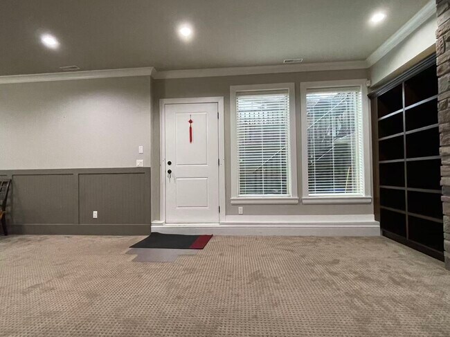 Photo du bâtiment - 16331-16325 25 Ave