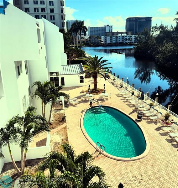 Foto del edificio - 2860 NE 14th Street Causeway