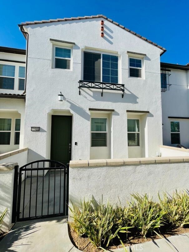 Foto principal - 30316 Town Square Dr