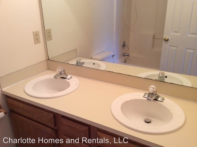 Bathroom Sinks Charlotte Nc 1252 well spring dr charlotte, nc 28262 rentals - charlotte, nc Bathroom Sinks Charlotte Nc 1252 well spring dr charlotte, nc 28262 rentals - charlotte, nc