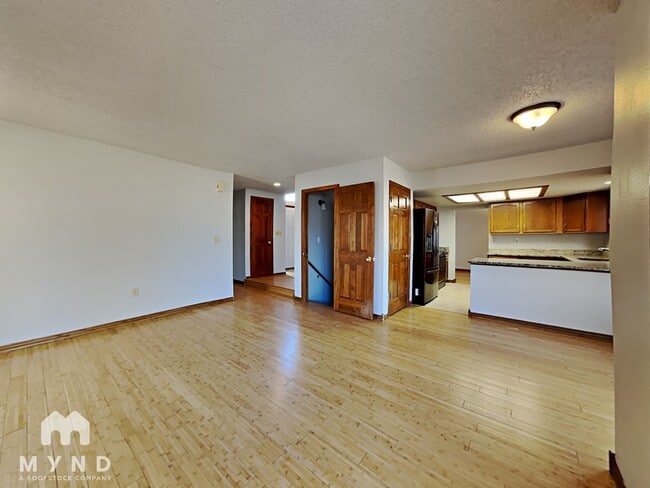 Building Photo - 2304 S Gray Dr