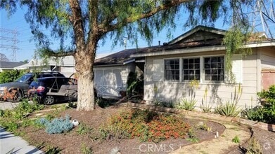 Building Photo - 2038 Stevely Ave