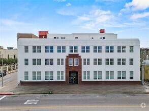 Building Photo - 2102 Mechanic St