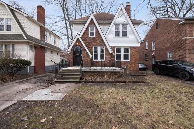 Building Photo - 4 bedroom 2 bath $1575/month
