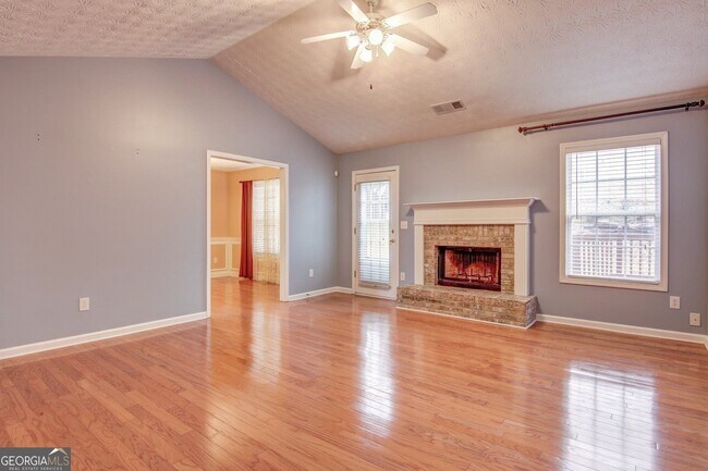 Foto del edificio - 2417 Green Hollow Ct