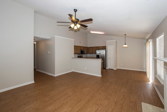 Foto del edificio - 3012 Deep Cove Dr NW