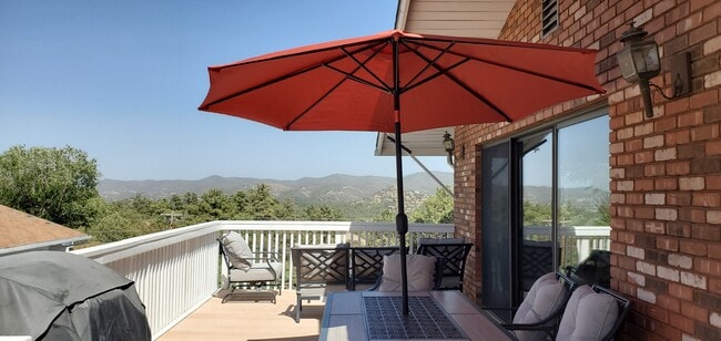 Building Photo - 2057 Heavenly Pl