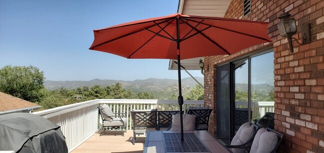 Foto del edificio - 2057 Heavenly Pl