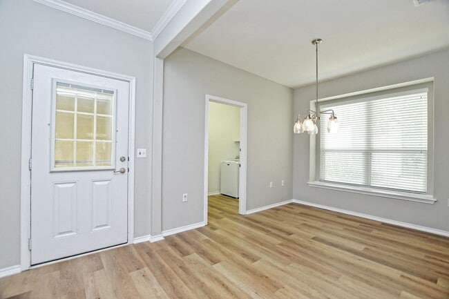 Foto del edificio - 313 Essex Ln