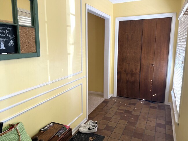Foto del edificio - 2323 Free State Ln