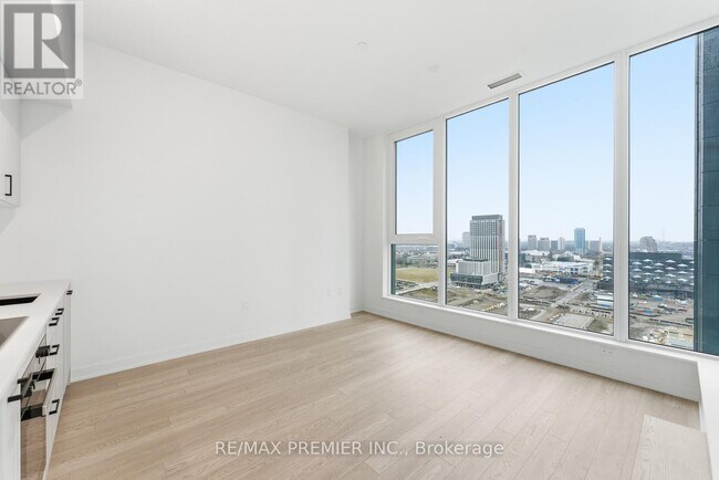 Photo du bâtiment - 950 Portage Pkwy