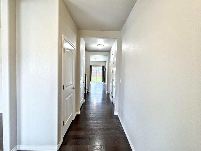 Building Photo - 12612 Longview Park Ln