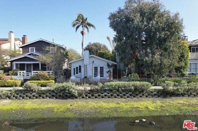 Building Photo - 230 Sherman Canal